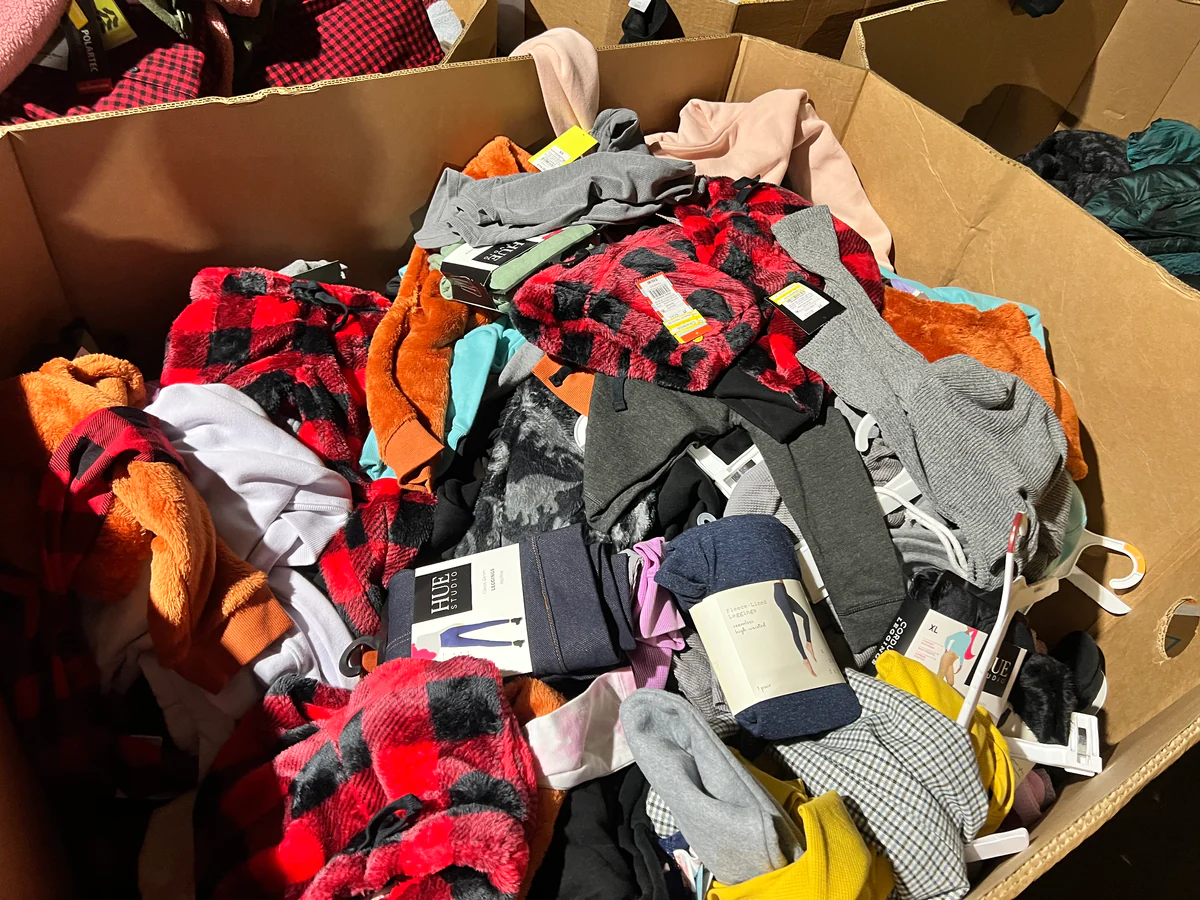 Target Mix Clothing Truckload - Image 6