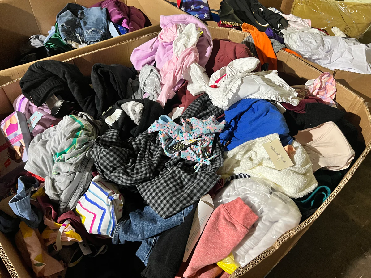 Target Mix Clothing Truckload - Image 7