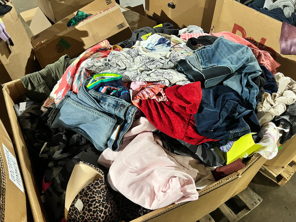 Target Mix Clothing Truckload - Image 8